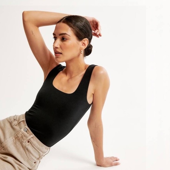 Abercrombie & Fitch Tops - NWOT ABERCROMBIE SOFT AF SQUARE NECK SEAMLESS TANK